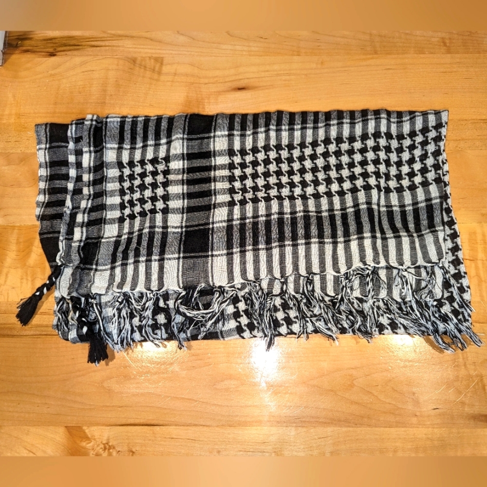 Black White Plaid Square Scarf Wrap Shawl Lightweight Knit For Men & Women